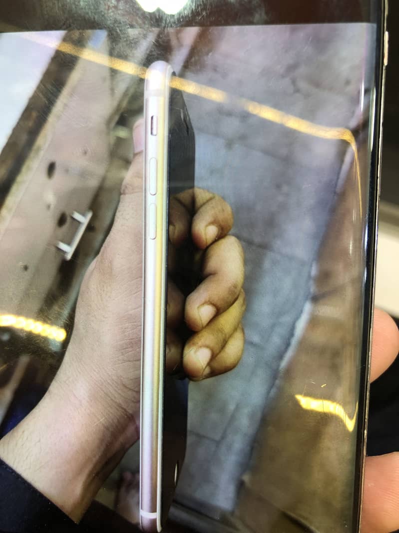 Apple iPhone 8 Plus 1