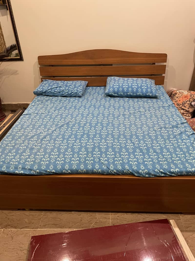 Double bed 0