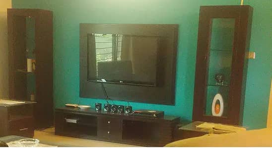 TV Lounge - Side /Central Racks