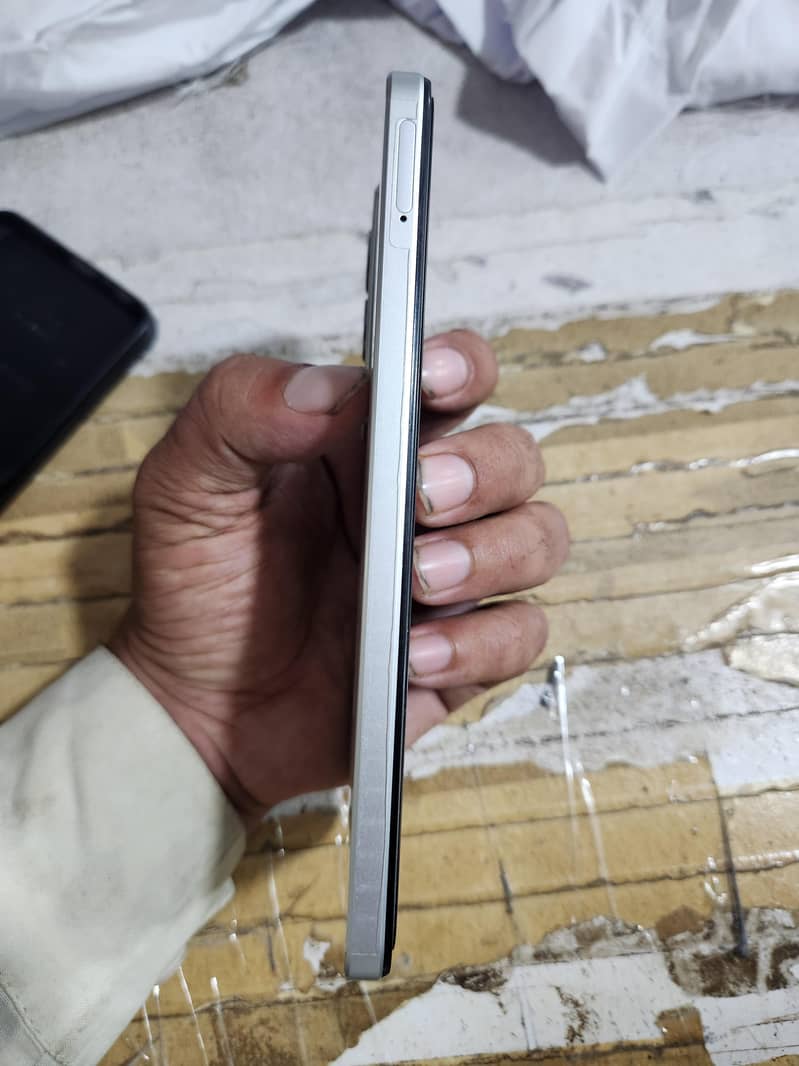 Realme C71 4
