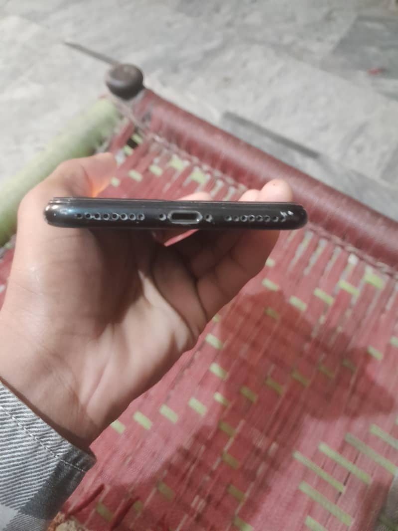 Apple iPhone 7 Plus 6