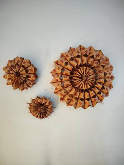 Handmade Paper Wall Fan Decor / Rosettes (Set of 3)  Description