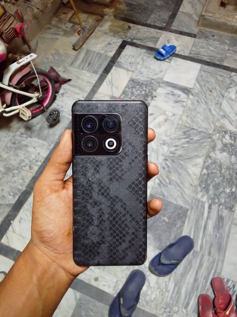 One Plus 10 Pro 1