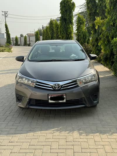 Toyota Corolla XLI 2016 what's app pay contact karain shukria