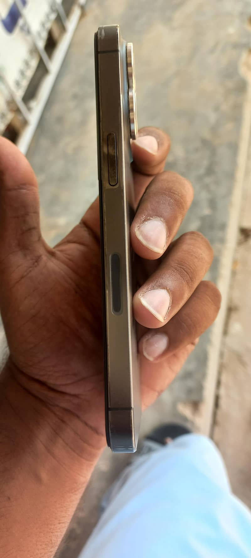 Apple iPhone 13 Pro 2