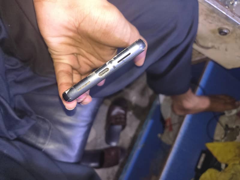 Google Pixel 7 4