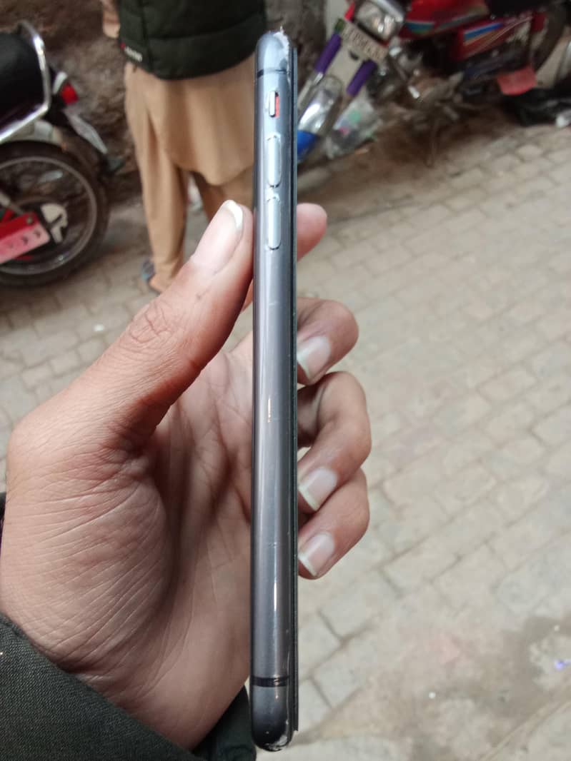 Apple iPhone 11 5