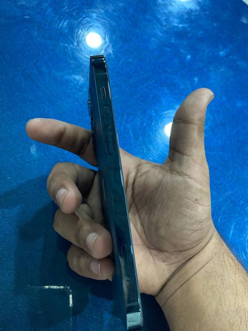 Apple iPhone 12 Pro 2