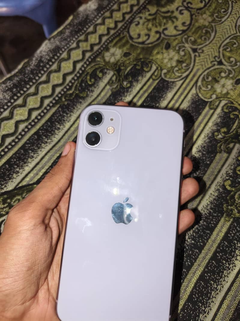 Apple iPhone 11 3