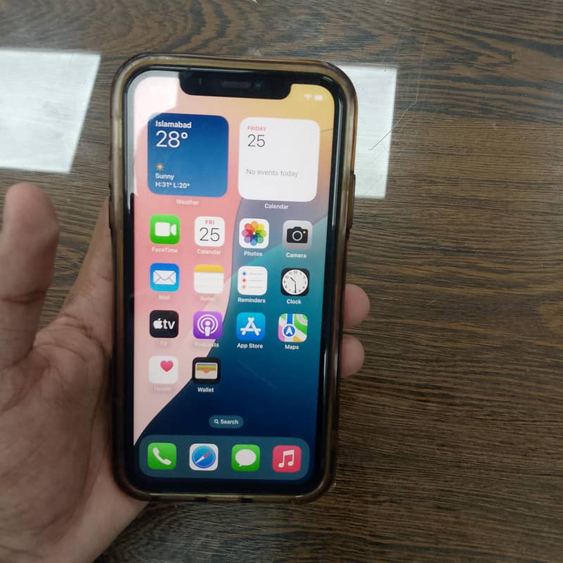 Apple iPhone 11 3