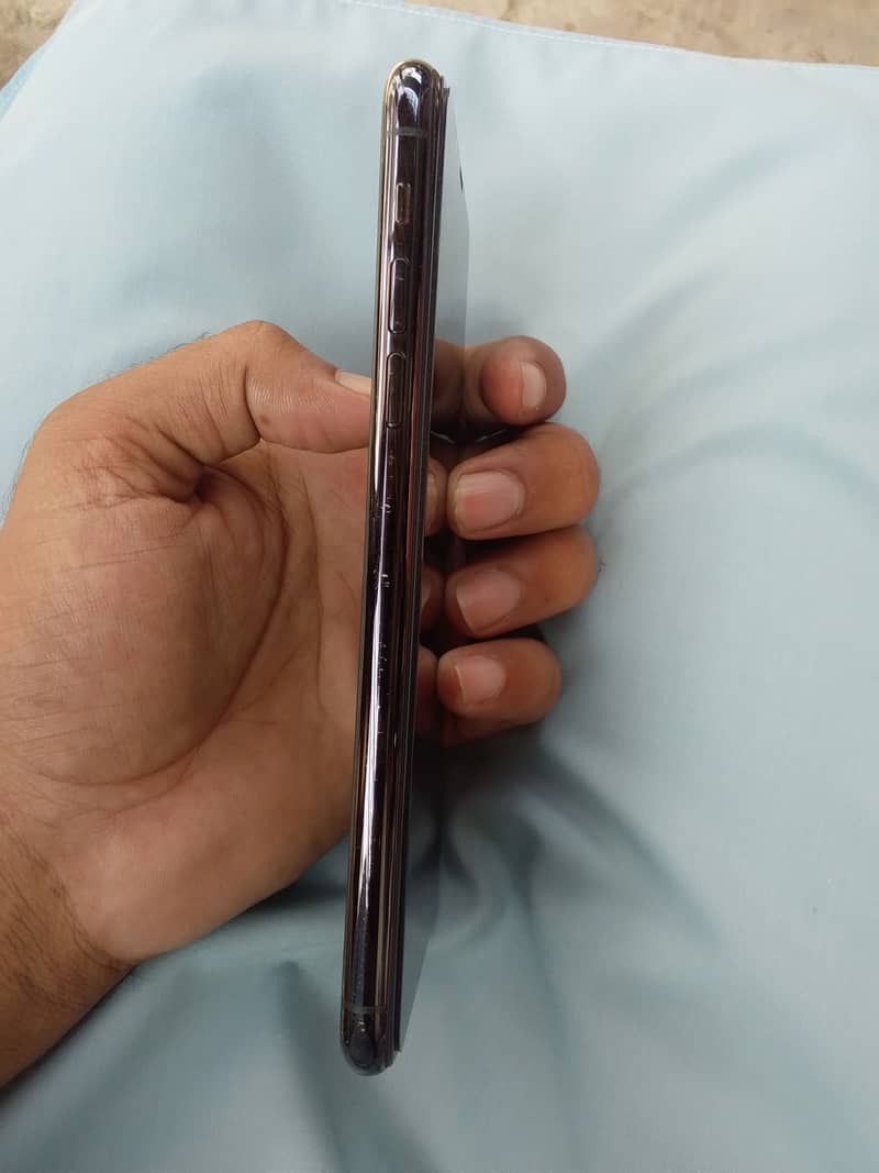 Apple iPhone 11 Pro Max 0