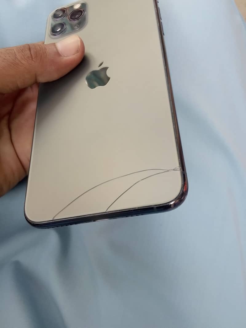 Apple iPhone 11 Pro Max 3