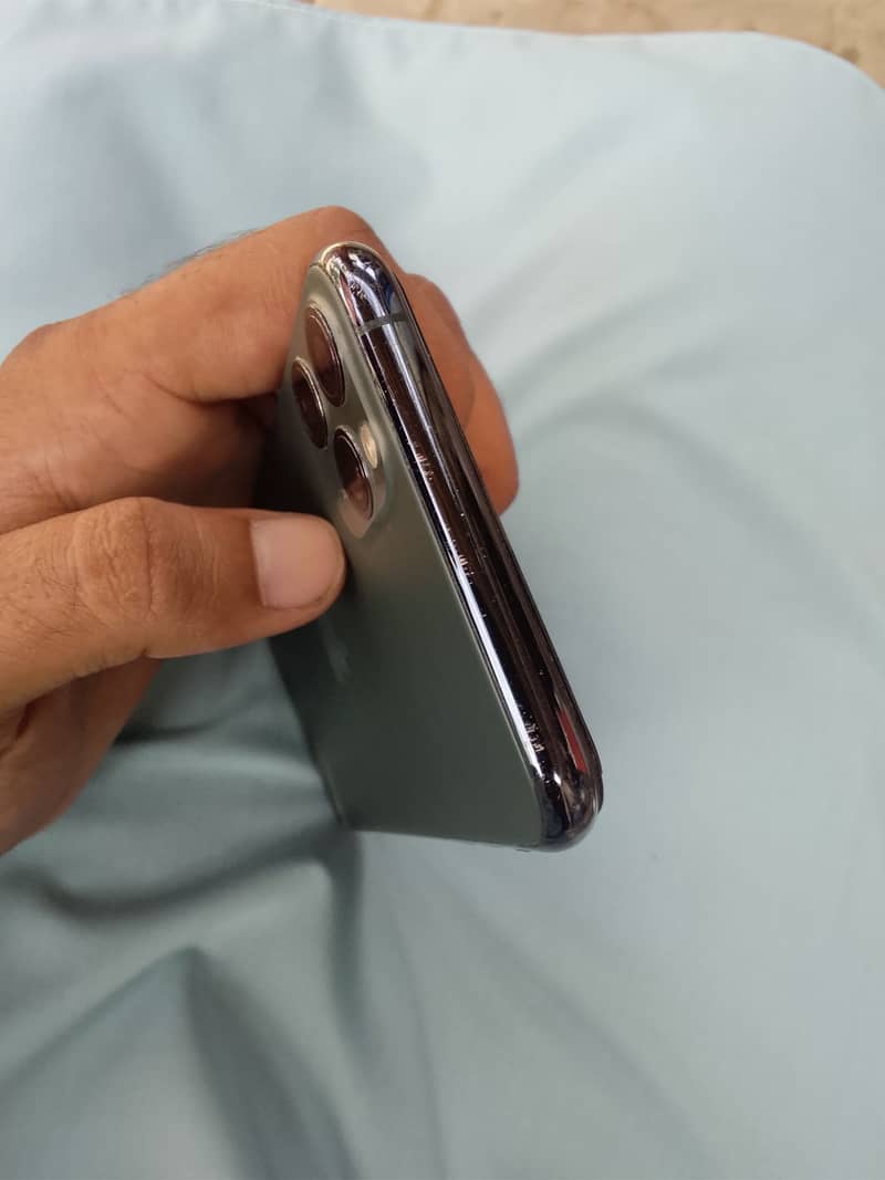 Apple iPhone 11 Pro Max 5