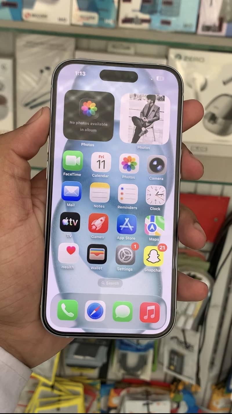 Apple iPhone 15 4