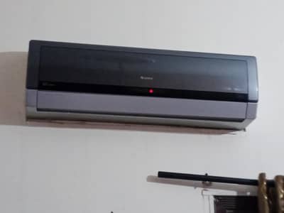 gree G1O 1.5ton DC inverter original condition original gass