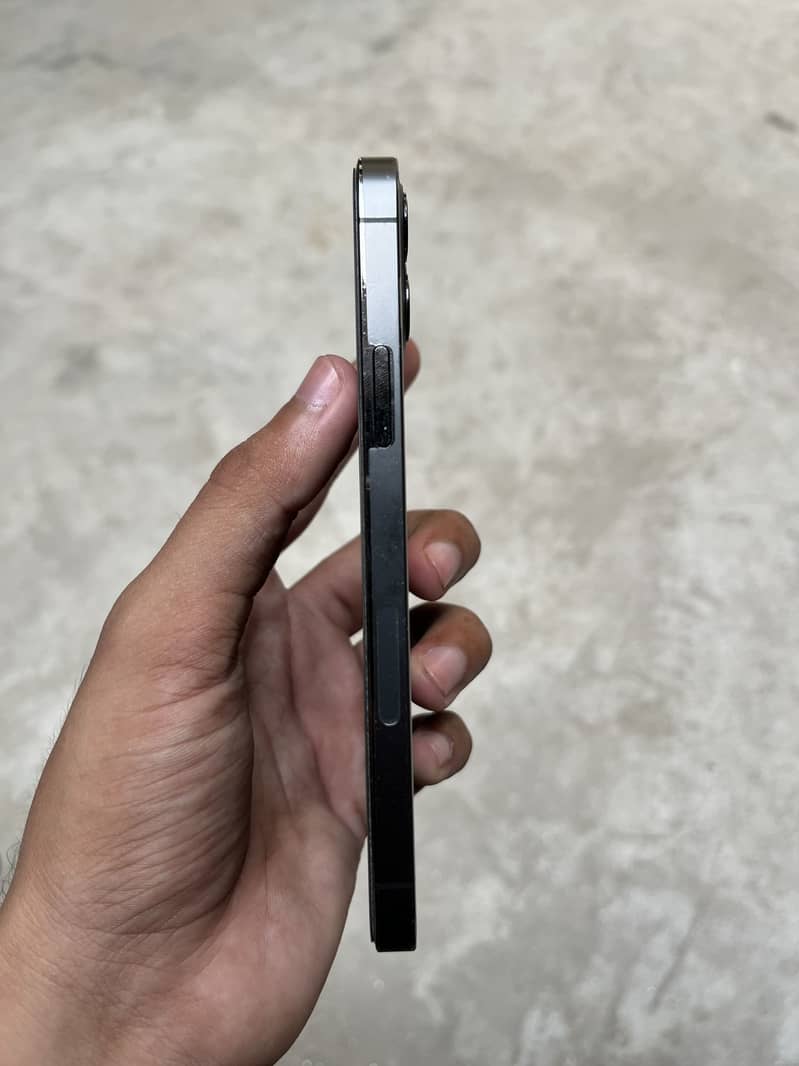 Apple iPhone 12 Pro 2