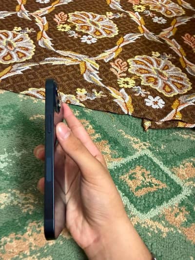 iPhone 13 jv