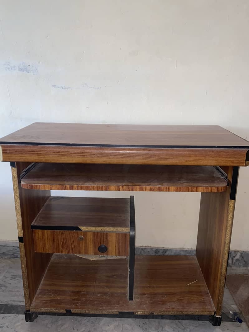 Computer table 1
