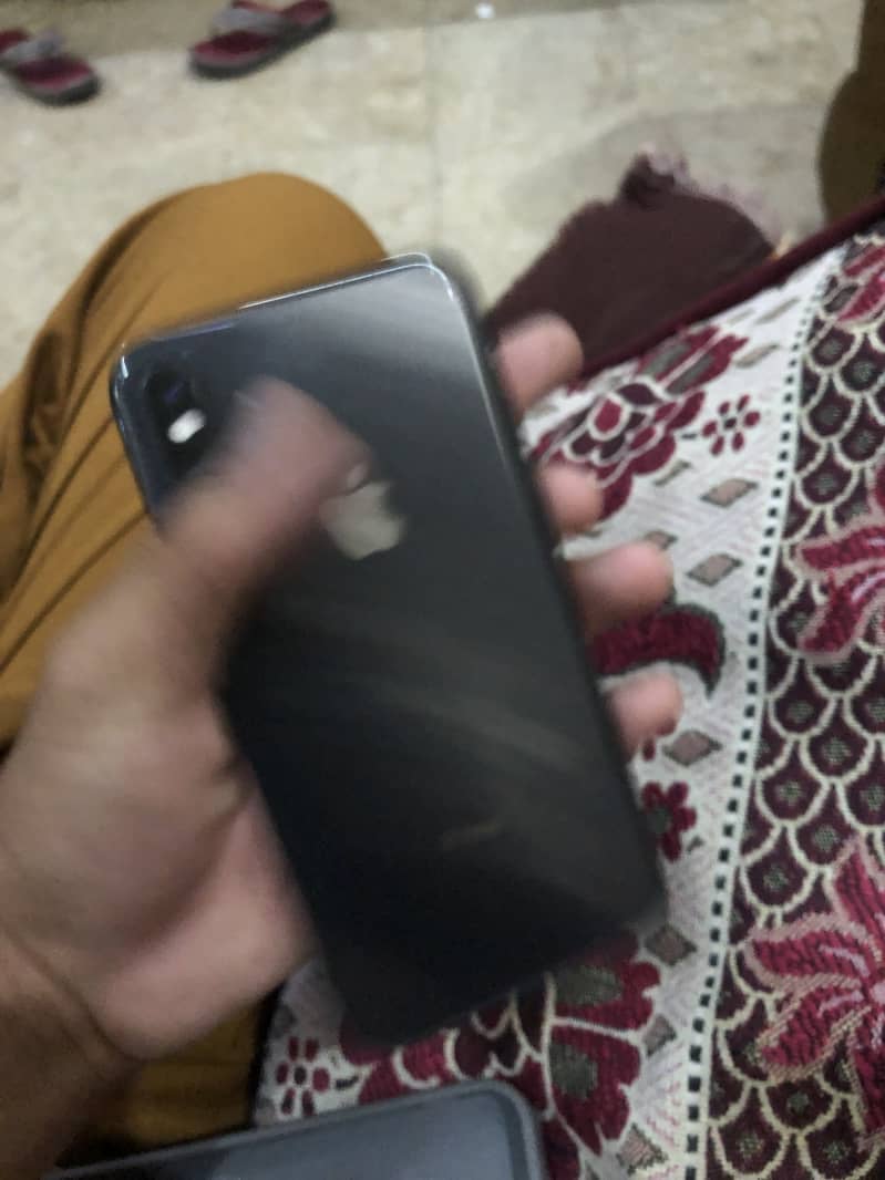 Apple iPhone XS 5