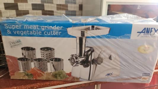 Meat grinder