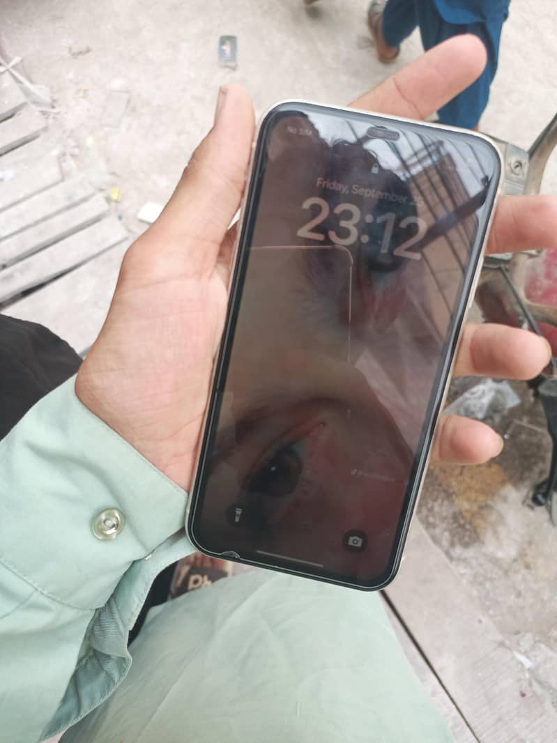 Apple iPhone 11 6