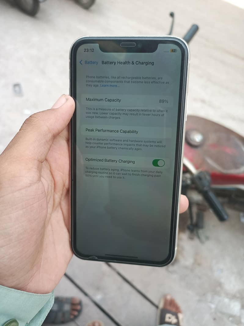 Apple iPhone 11 7
