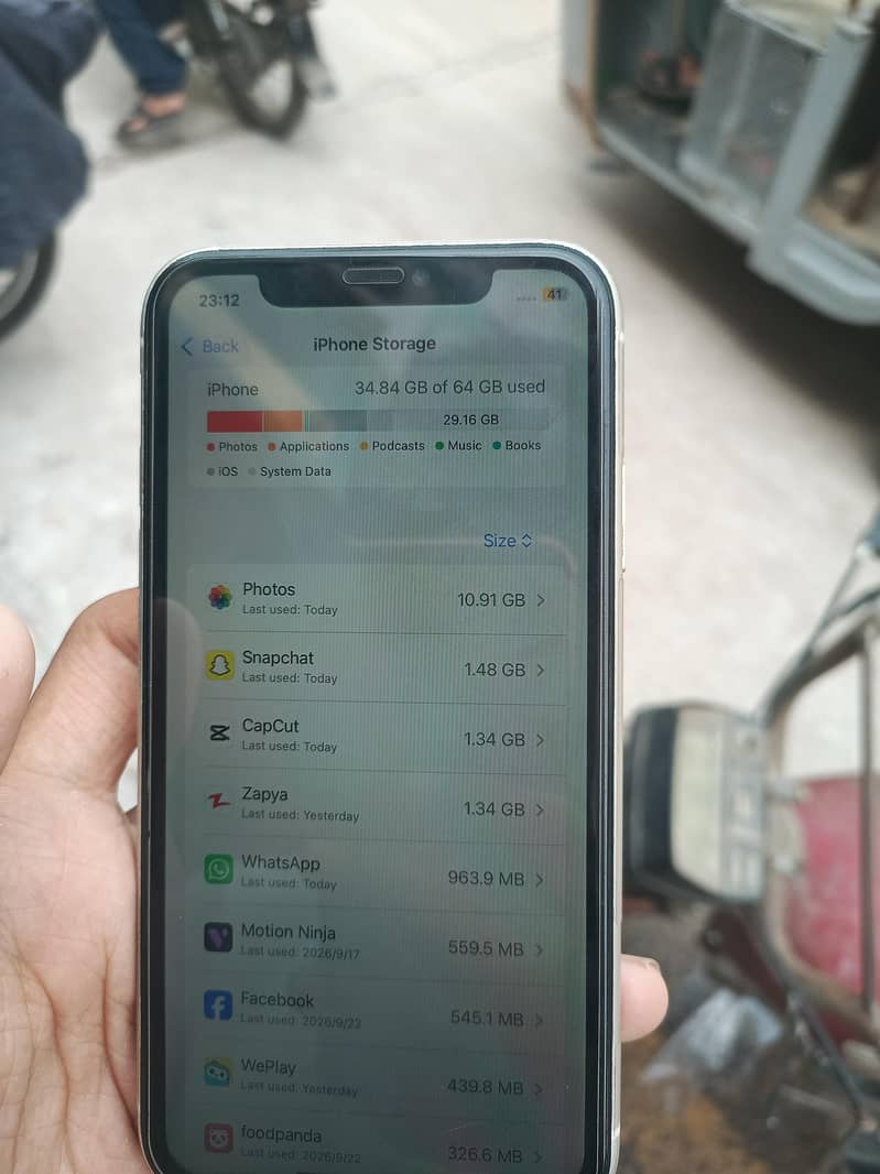 Apple iPhone 11 8