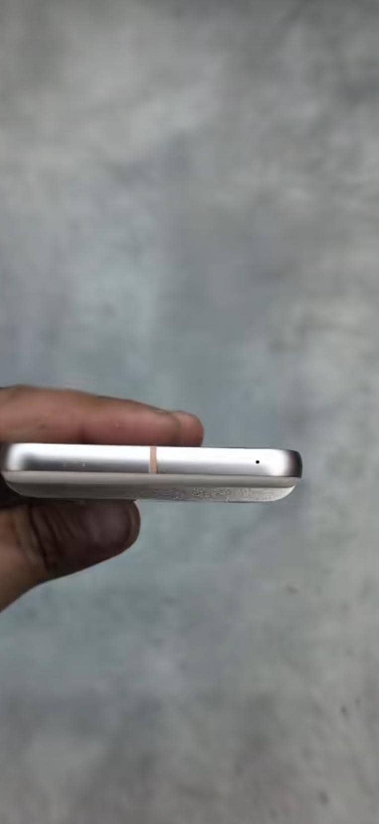 Google Pixel 8 4
