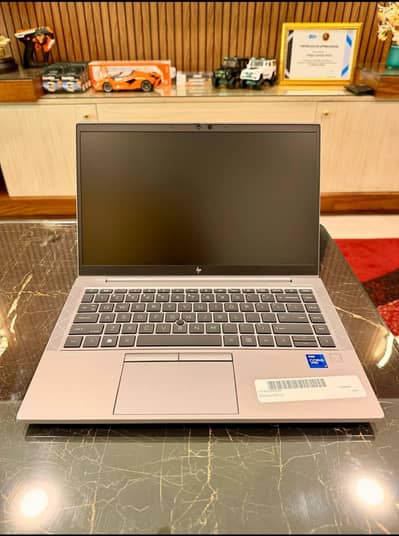 HP ZBook Firefly 14 G8 – Premium Mobile Workstation