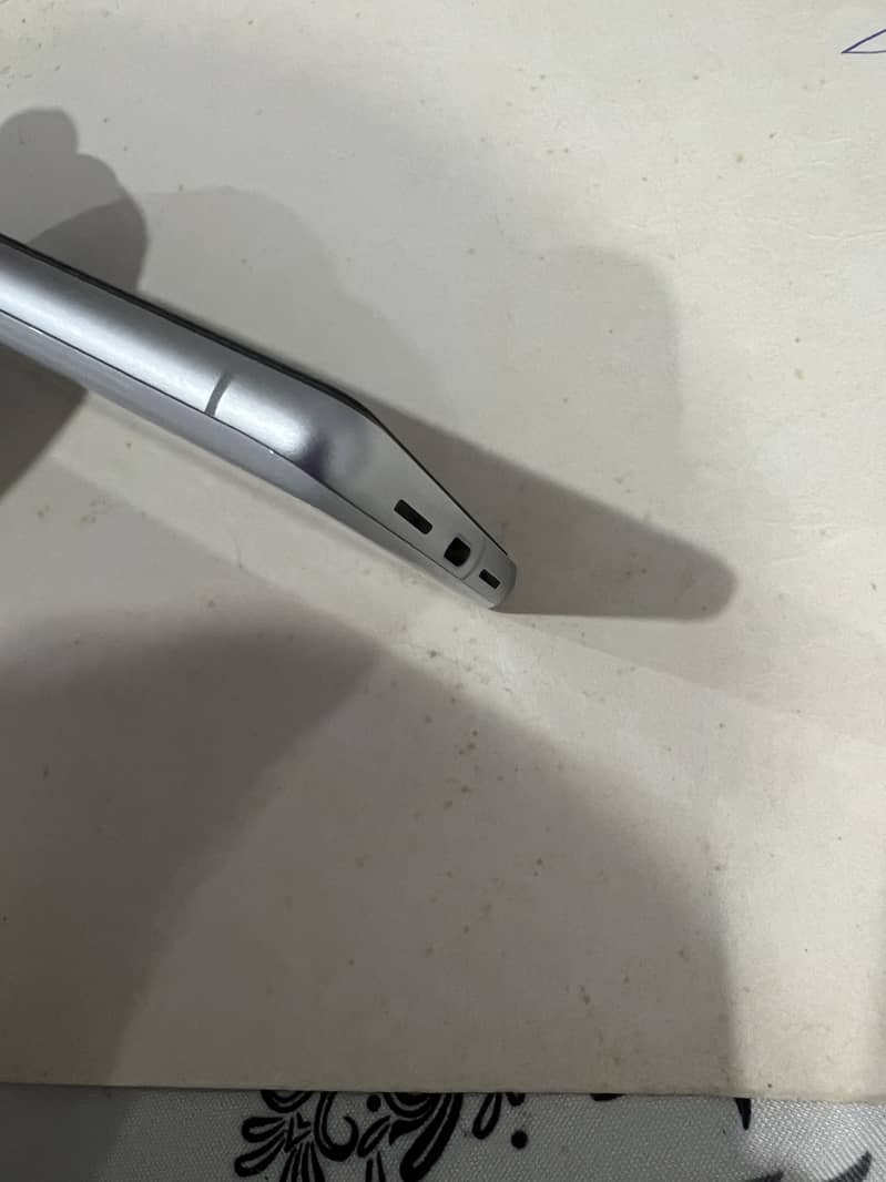 Google Pixel 7 4