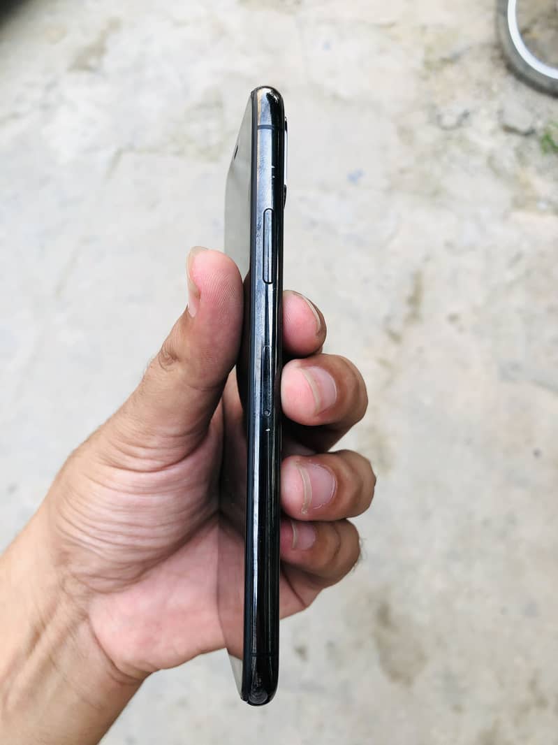 Apple iPhone X 1