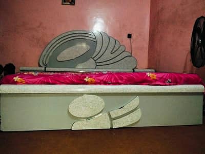 Bed with mattress (size 6×6), 02 side tables and showcase