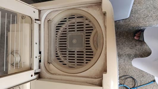 Toyo Washing Machine. excellent condition