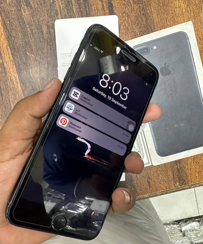 Apple iPhone 7 Plus 3