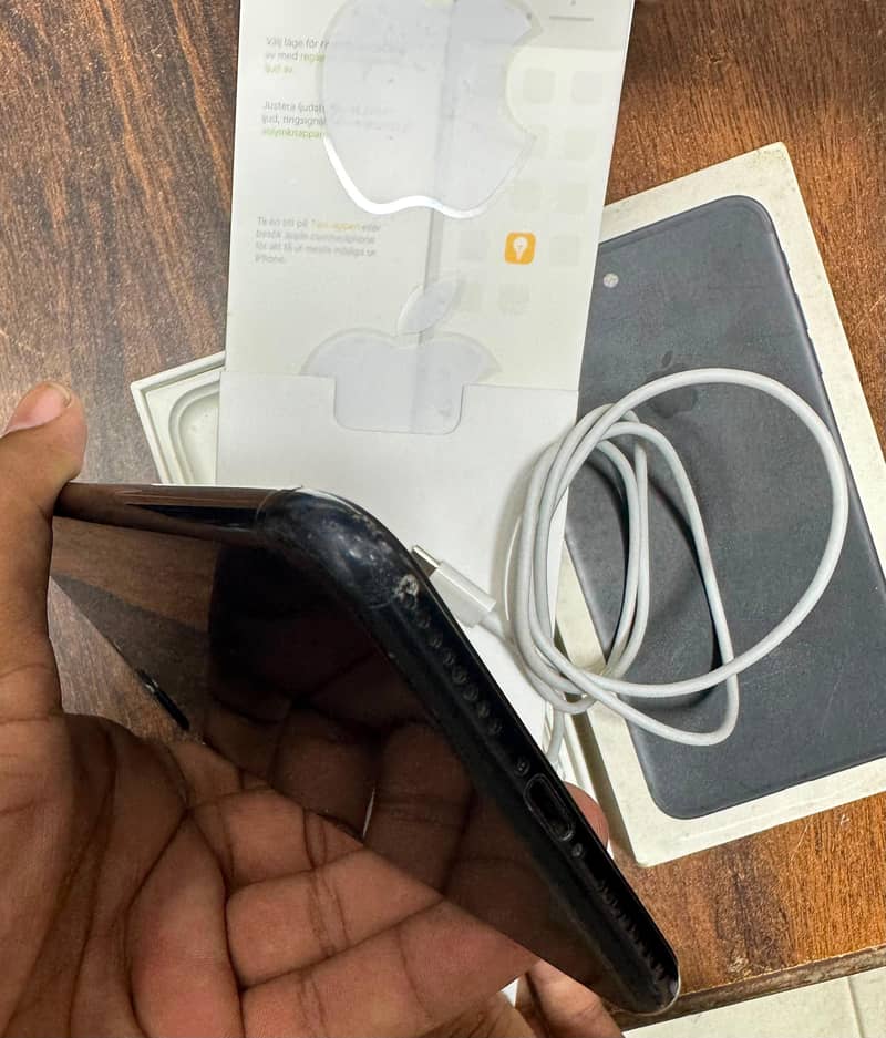 Apple iPhone 7 Plus 4