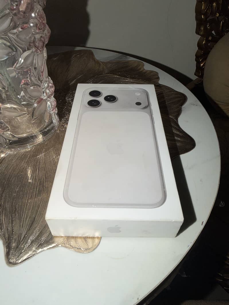 Apple iPhone 17 Pro Max 0