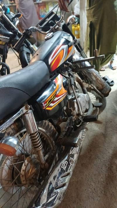 2022 model black