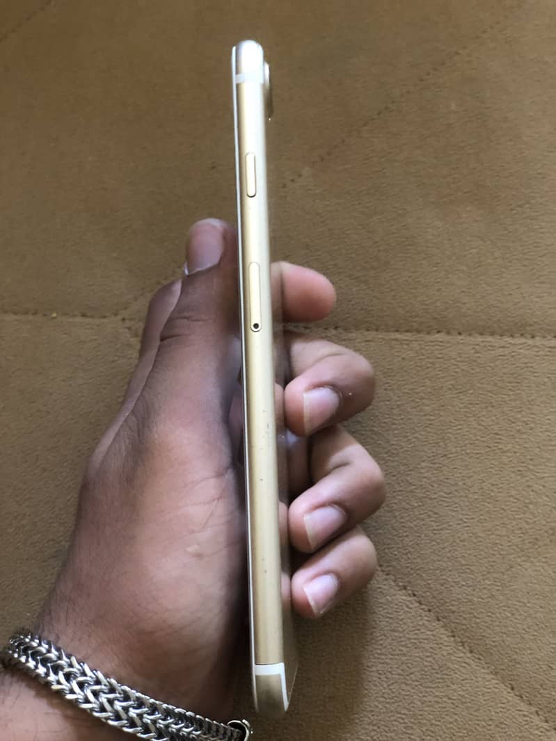 Apple iPhone 7 Plus 2