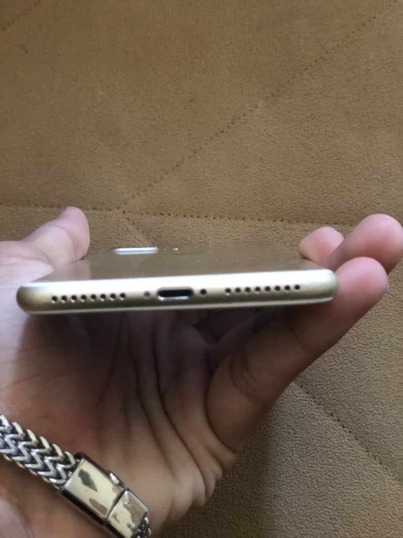 Apple iPhone 7 Plus 3