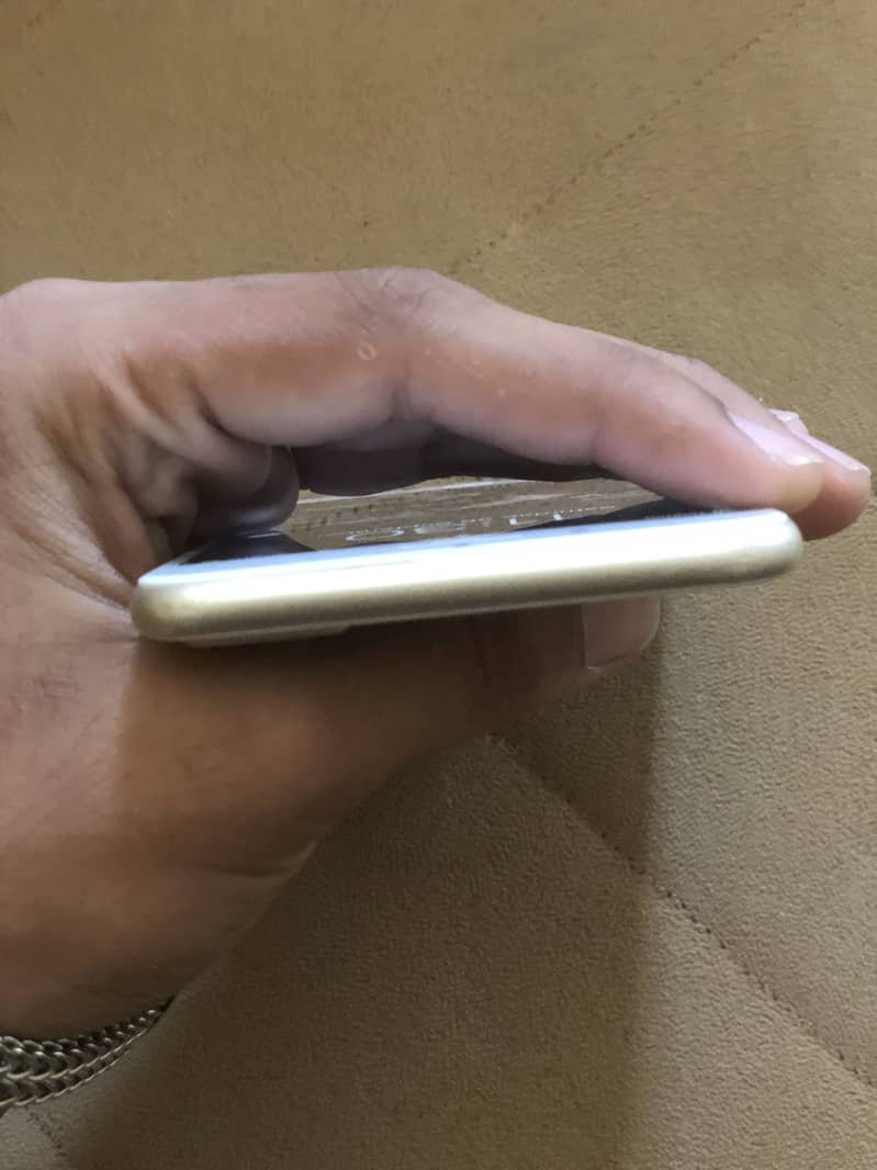 Apple iPhone 7 Plus 4