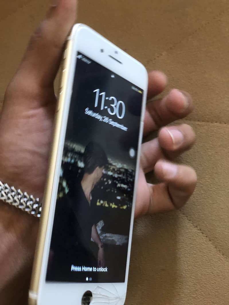 Apple iPhone 7 Plus 5
