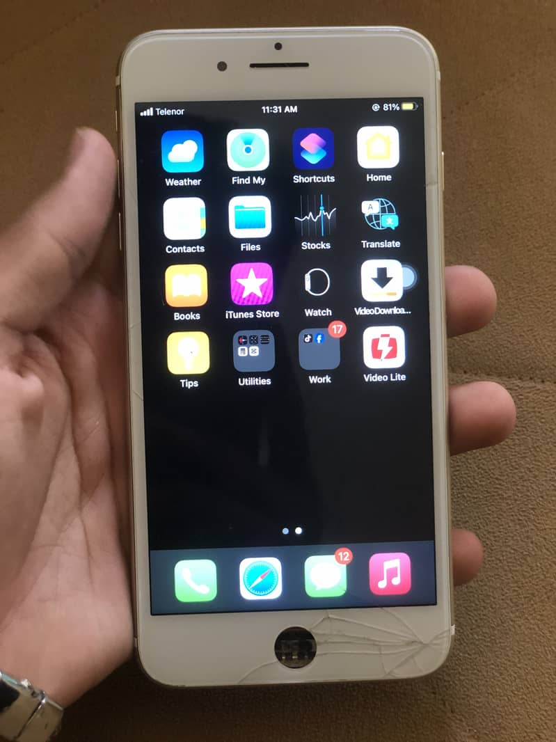 Apple iPhone 7 Plus 6