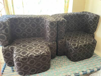 Beautifull Sofa come bed available in black for home