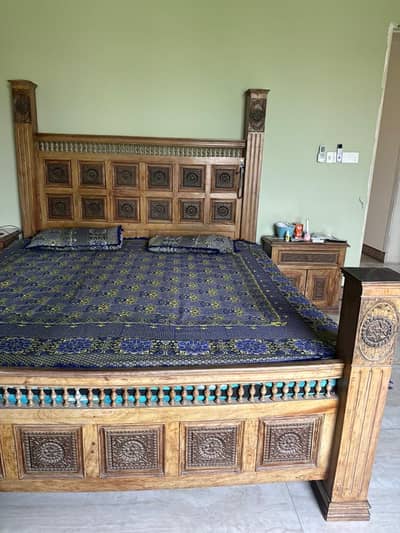 Bedset 7x7.5 feet bed with side table and dressing