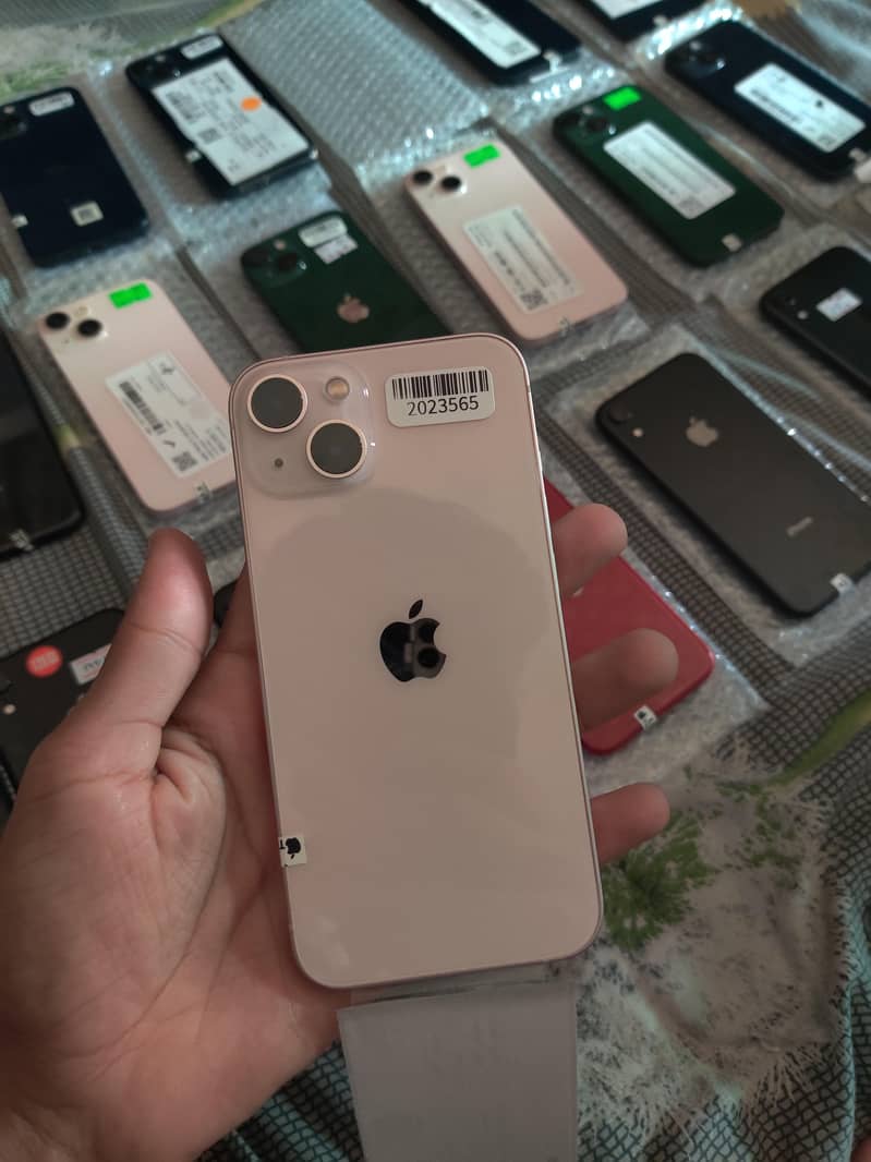Apple iPhone 13 1