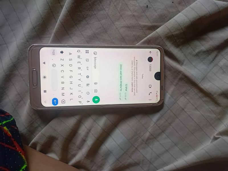 Sharp Aquos r2 4