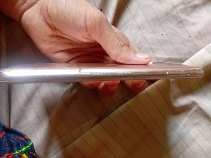 Sharp Aquos r2 5