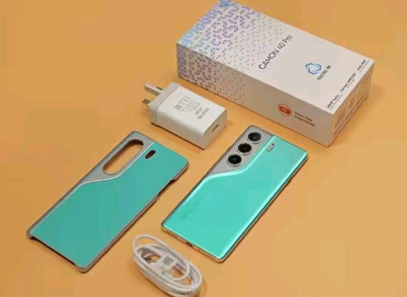 Tecno CAMON 40 Pro 1