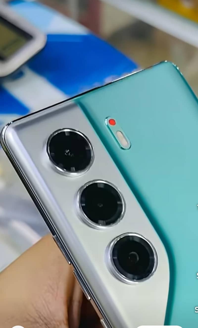 Tecno CAMON 40 Pro 2