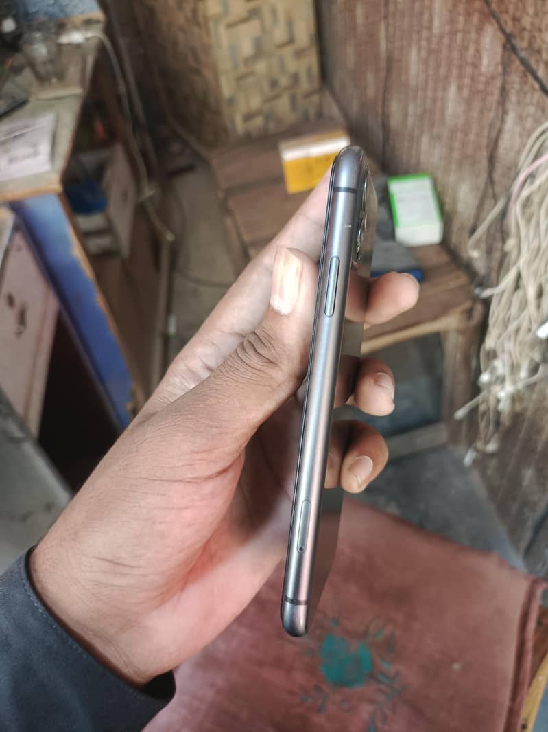 Apple iPhone 11 2